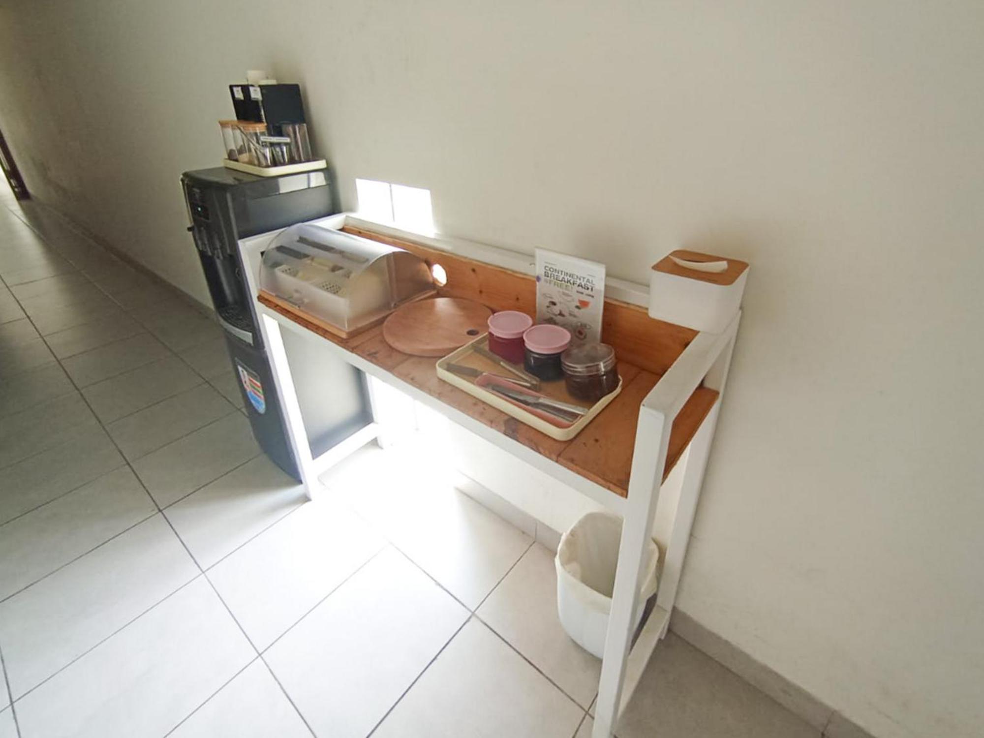 Hotel Ofo Kost Premium Kampung Inggris Pare Syariah Mitra Reddoorz Extérieur photo