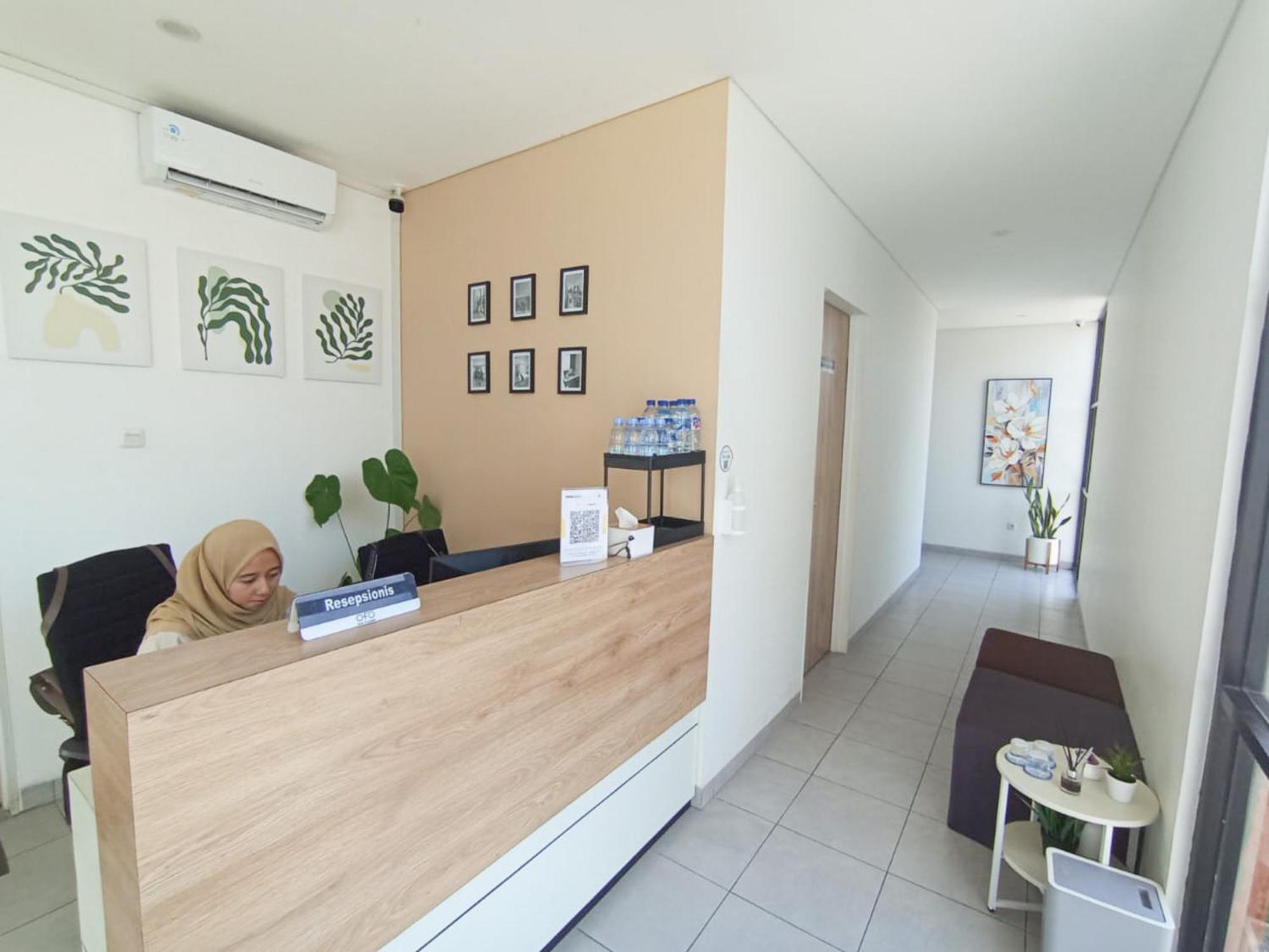 Hotel Ofo Kost Premium Kampung Inggris Pare Syariah Mitra Reddoorz Extérieur photo