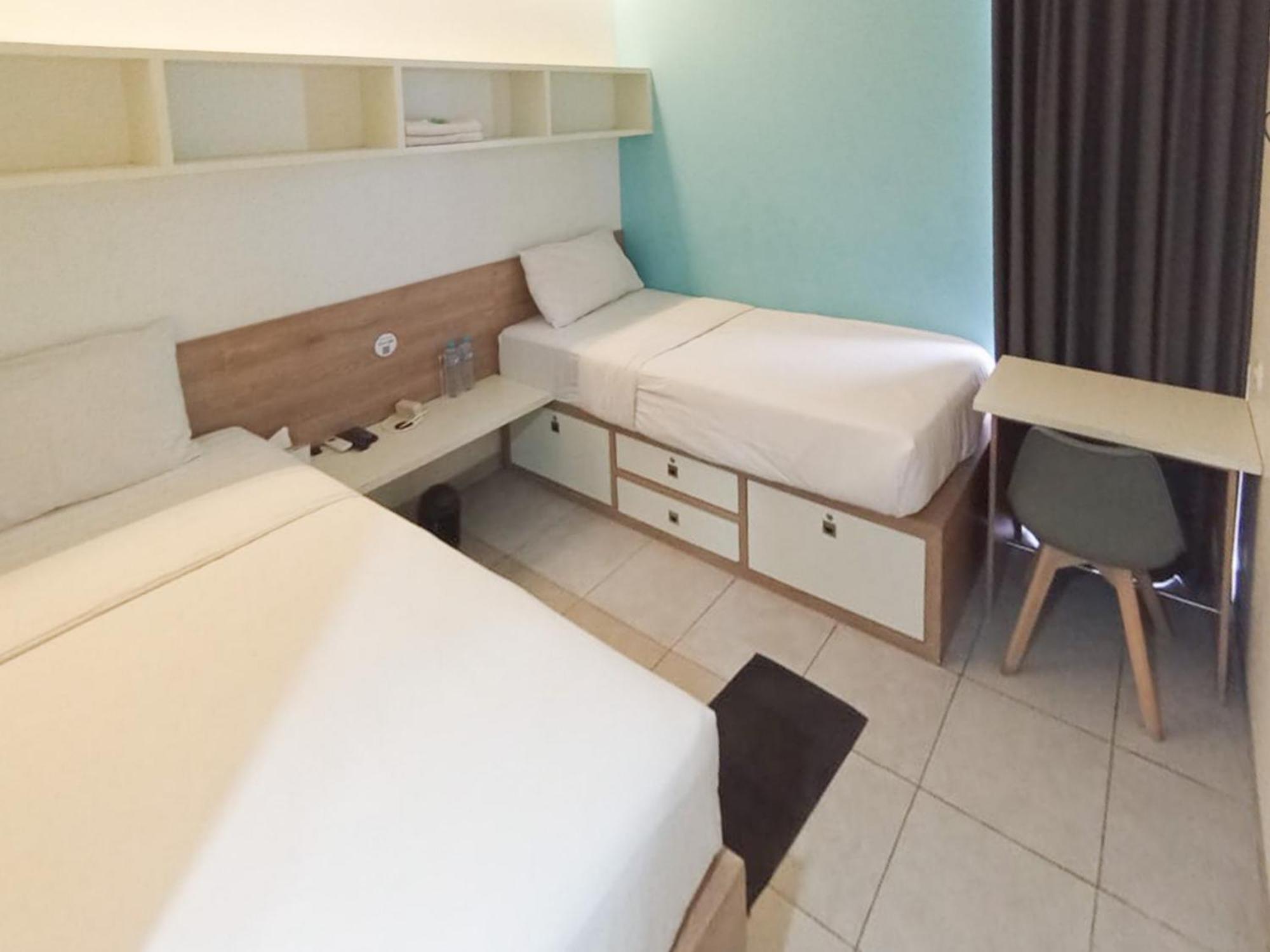 Hotel Ofo Kost Premium Kampung Inggris Pare Syariah Mitra Reddoorz Extérieur photo