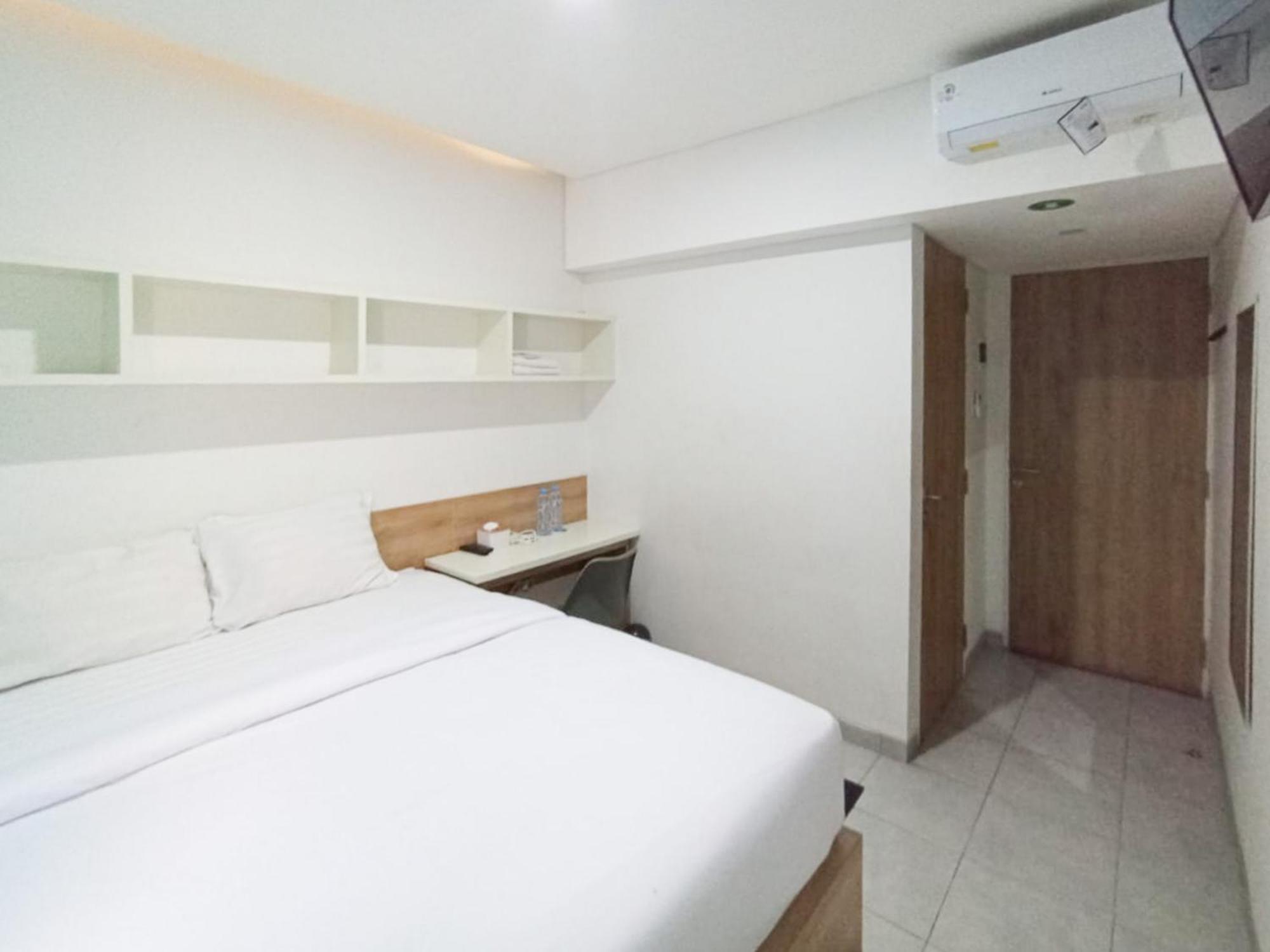 Hotel Ofo Kost Premium Kampung Inggris Pare Syariah Mitra Reddoorz Extérieur photo
