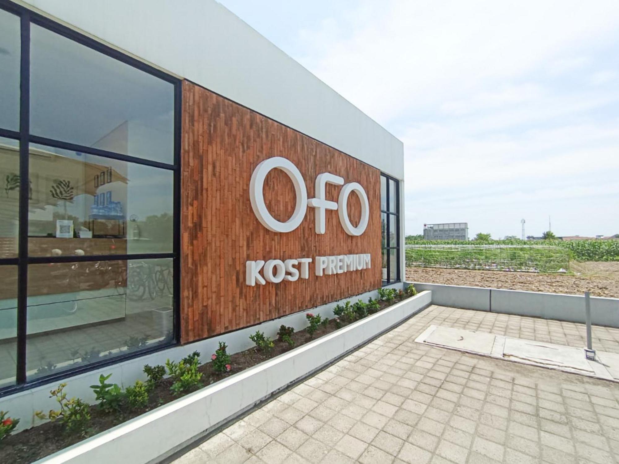 Hotel Ofo Kost Premium Kampung Inggris Pare Syariah Mitra Reddoorz Extérieur photo