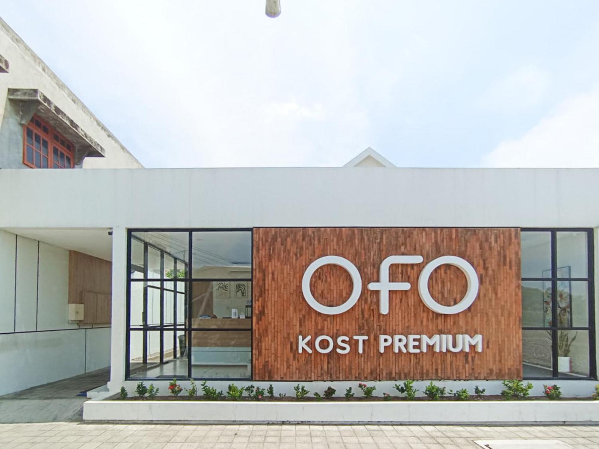 Hotel Ofo Kost Premium Kampung Inggris Pare Syariah Mitra Reddoorz Extérieur photo
