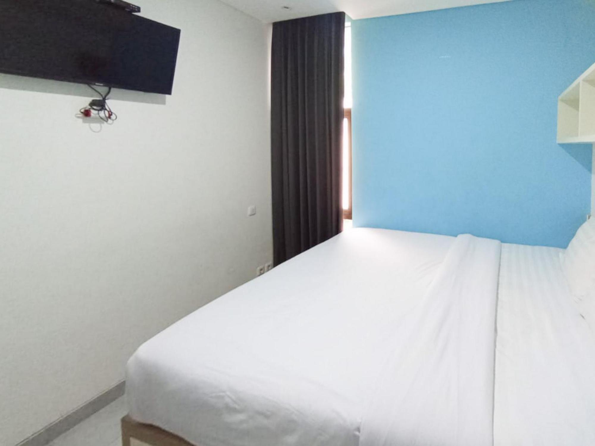 Hotel Ofo Kost Premium Kampung Inggris Pare Syariah Mitra Reddoorz Extérieur photo