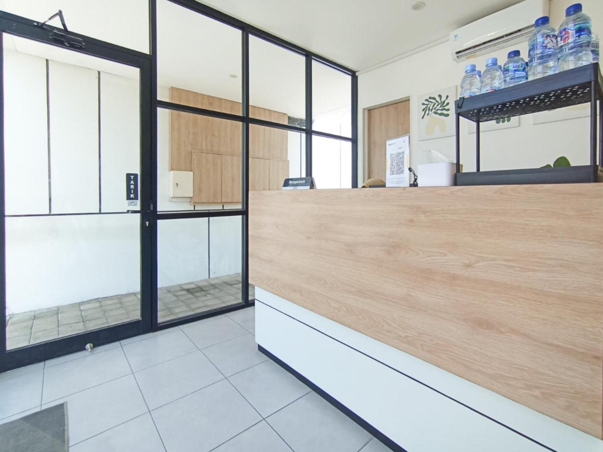Hotel Ofo Kost Premium Kampung Inggris Pare Syariah Mitra Reddoorz Extérieur photo